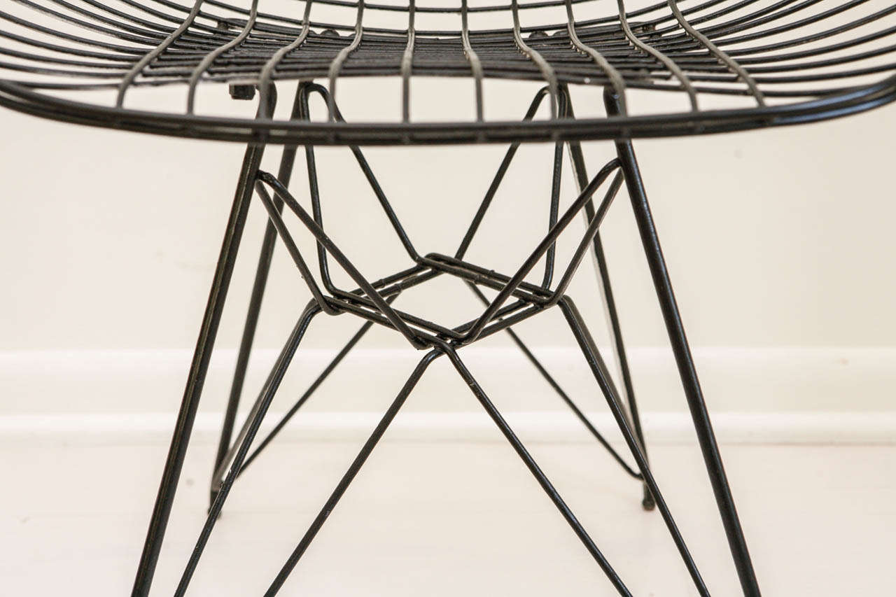 开云（中国） - 坐具|餐椅|办公家具|设计师家具|伊姆斯金属线椅（舒适版）